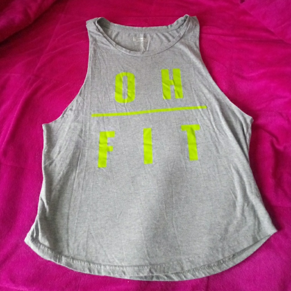 3/$15! EUC oh fit muscle tee